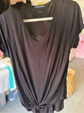 Mind Code Black Short Sleeve V-Neck Twist Front Top